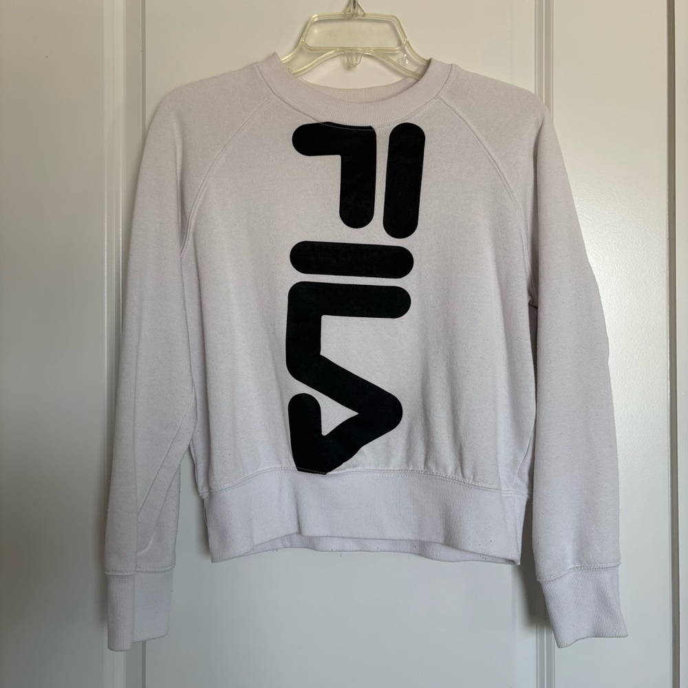 Fila Women’s White cropped crewneck sweatshirt with black logo size Medium M
